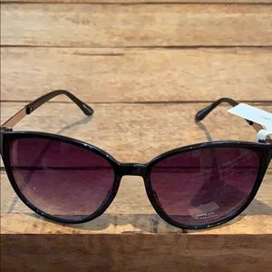 Classic sunglasses by sears 100% UV protection G4 😎